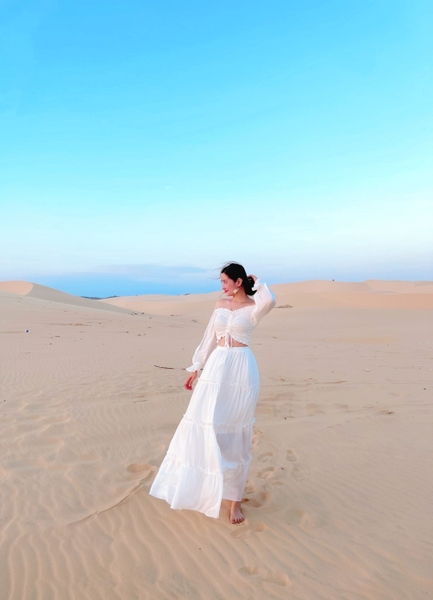 Đầm Maxi Set Áo Dây Rút Ngực Trắng DT738