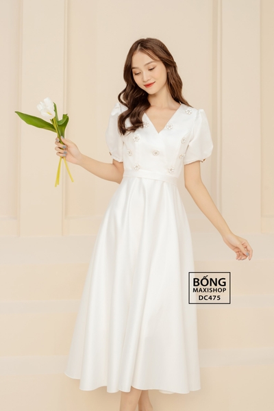 Váy cưới phi nhật trắng đính đá 6 cánh DC475
