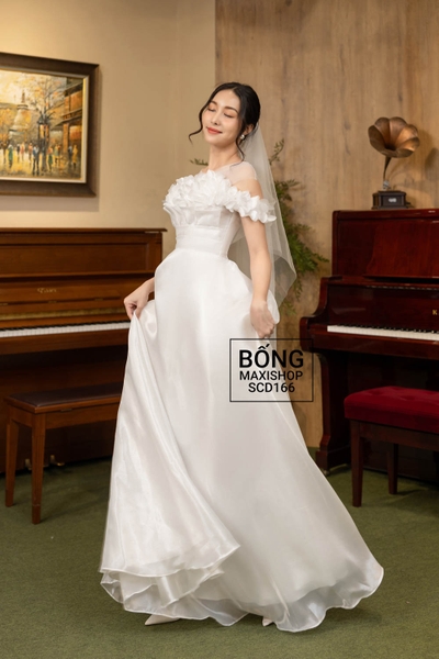 Váy cưới Organza trễ vai trắng hoa ngực xếp ly eo SCD166T