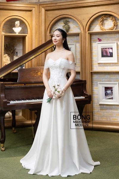 Váy cưới phi nhật trễ vai trắng lưới điểm hoa eo kim sa tỏa MCD329