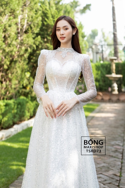 Váy cưới tùng cổ lọ trắng kim sa tròn TSRD73