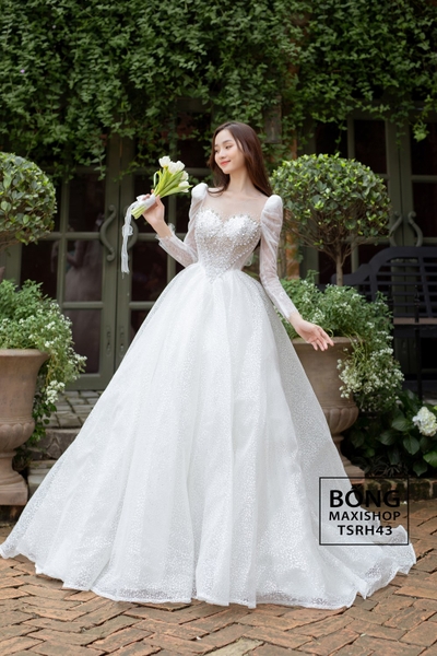 Váy cưới tùng tuyết tay ren trắng cườm mũ ngọc TSRH43