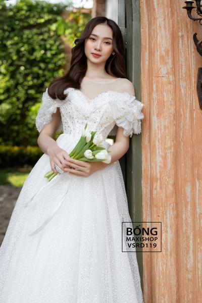 Váy cưới tùng tuyết trễ vai nhún đai nhọn trắng kim sa VSRD119