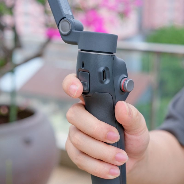 Tay cầm chống rung DJI OM 7 Pro test trên tay