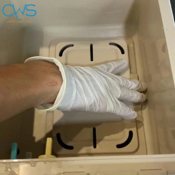 Máy lọc nước Coway chảy yếu thường xuyên vệ sinh toàn bộ máy