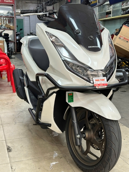 khung-chong-do-va-bao-ve-xe-pcx-da-nang