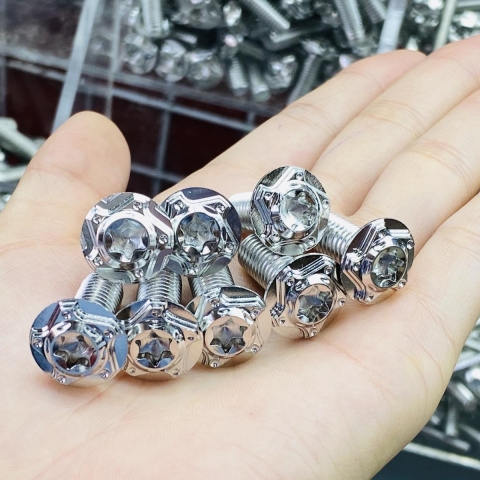 oc-kieu-xe-may-salaya-titan-vi-sao-duoc-ua-chuong