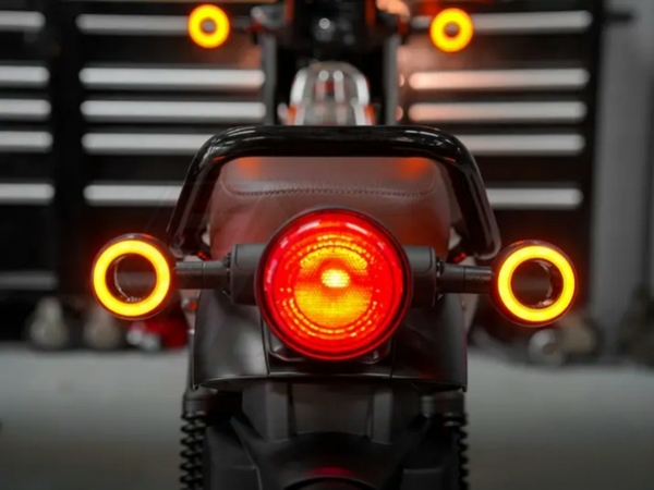 den-xi-nhanh-sieu-dep-sieu-ngau-cho-cac-dong-xe-moto
