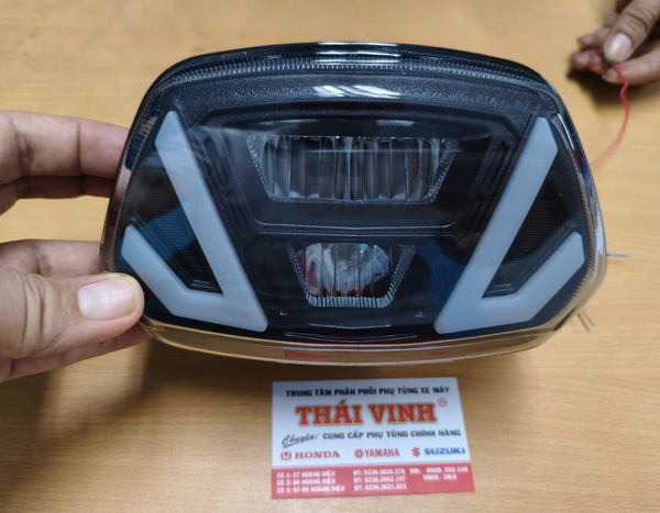 den-pha-led-v2-vespa-sprint-thong-minh-chinh-hang-gia-tot