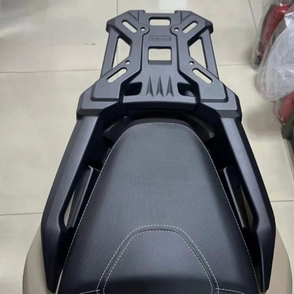 baga-nhom-duc-honda-adv-160-mau-moi-2025-sang-trong-chac-chan-tien-ich