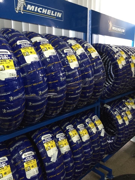 lop-michelin-cho-xe-may-bang-gia-va-thong-so-lop-2025