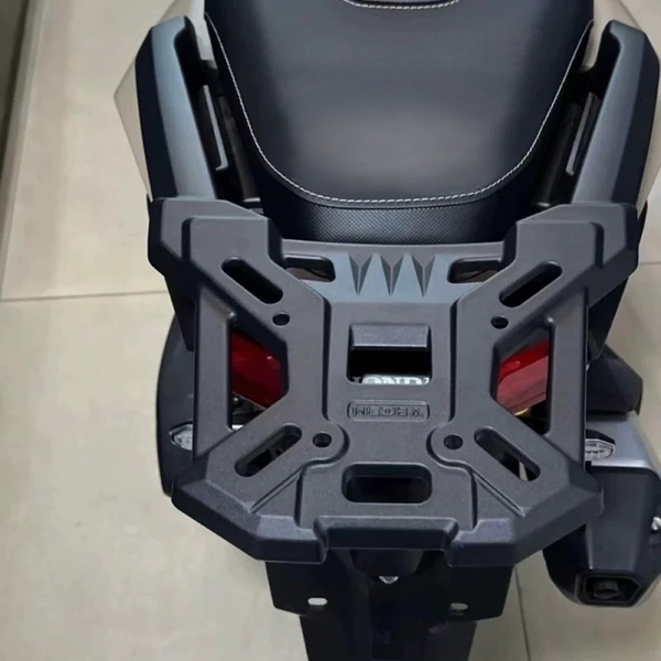 baga-nhom-duc-honda-adv-160-mau-moi-2025-sang-trong-chac-chan-tien-ich