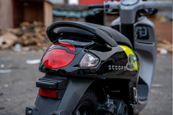 den-hau-den-sau-scoopy-2025-san-hang-cod-toan-quoc