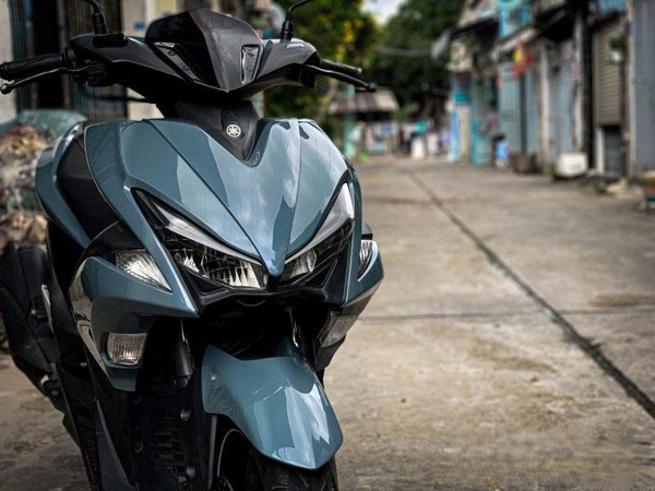 tan-trang-don-moi-son-xe-nvx-155-tai-da-nang