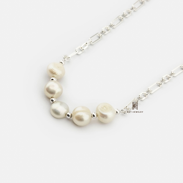 N BIG CHAIN AND 5 PEARL