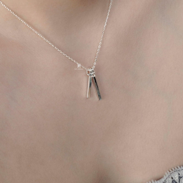 N DANGLE DOUBLE LONG TAG