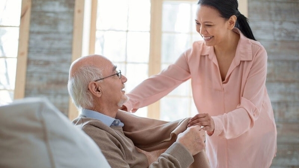 Cách hỏi thăm người bệnh khéo léo nhất, lời hỏi thăm người bệnh