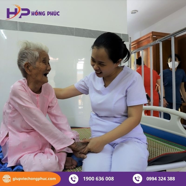 Giá thuê người chăm sóc bệnh nhân tại Hà Nội và TPHCM