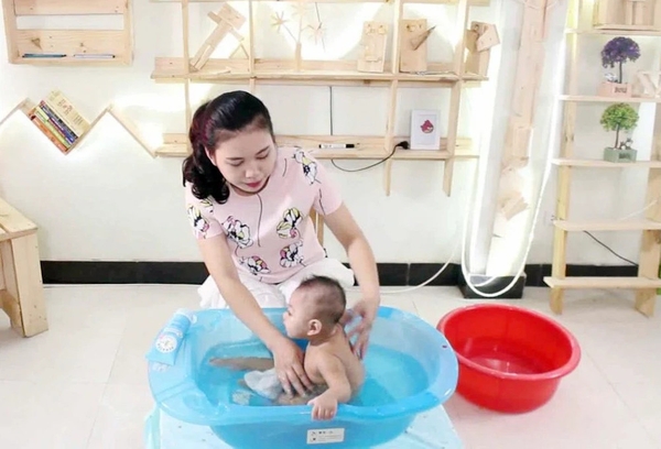 Tìm người giúp việc trông trẻ ở đâu uy tín tại Hà Nội?