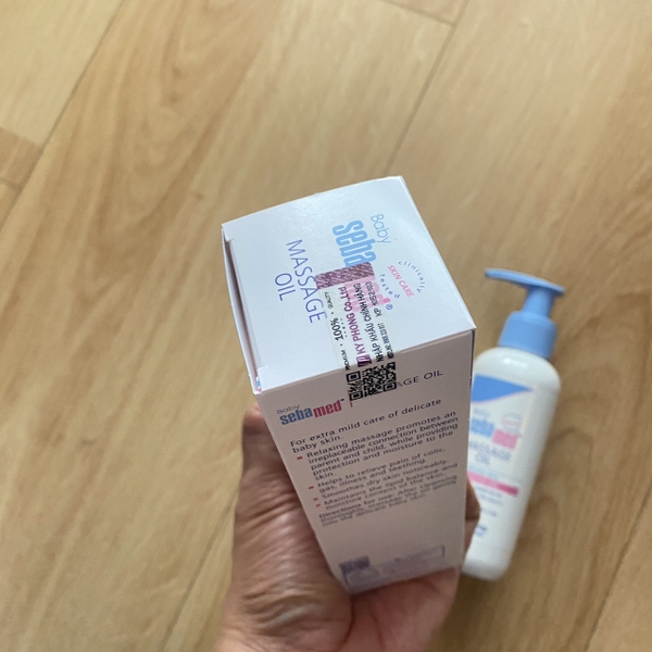Dầu massage đa năng cho bé Sebamed pH5.5 Baby Soomthing Massage Oil 150ml
