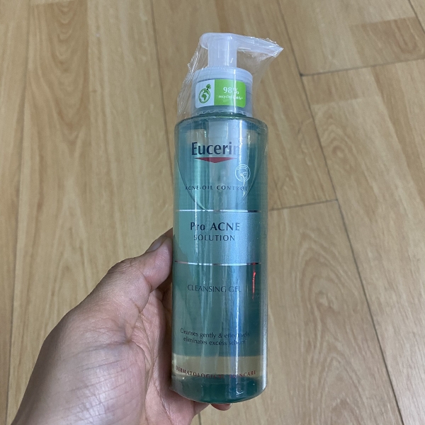 Gel rửa mặt dành cho da nhờn mụn Eucerin ProAcne Cleansing Gel 200ml