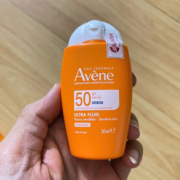 Kem chống nắng Avene Ultra Fluid Invisible High Protection SPF50 50ml - dạng sữa cho da thường, da hỗn hợp
