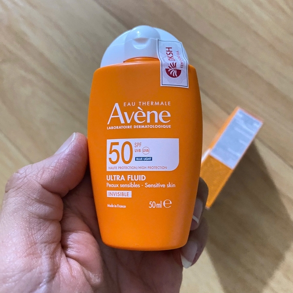 Kem chống nắng Avene Ultra Fluid Invisible High Protection SPF50 50ml - dạng sữa cho da thường, da hỗn hợp