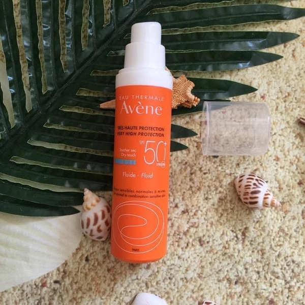 Kem chống nắng dạng sữa cho da thường, da hỗn hợp Avene Protestion Fluide 50+ 50ml