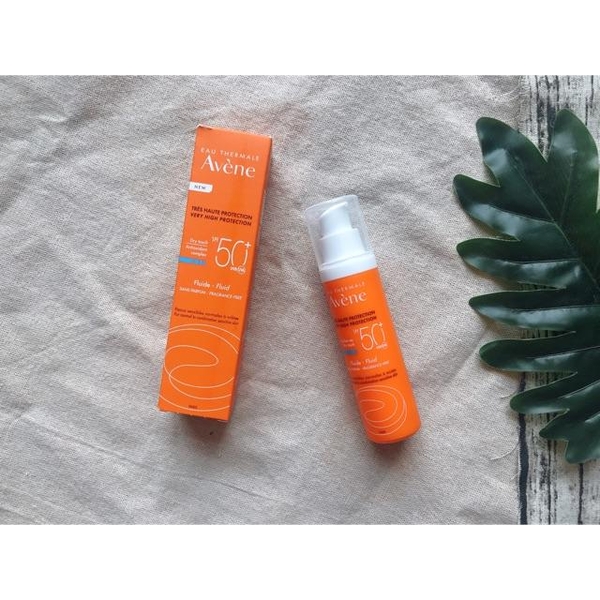 Kem chống nắng dạng sữa cho da thường, da hỗn hợp Avene Protestion Fluide 50+ 50ml