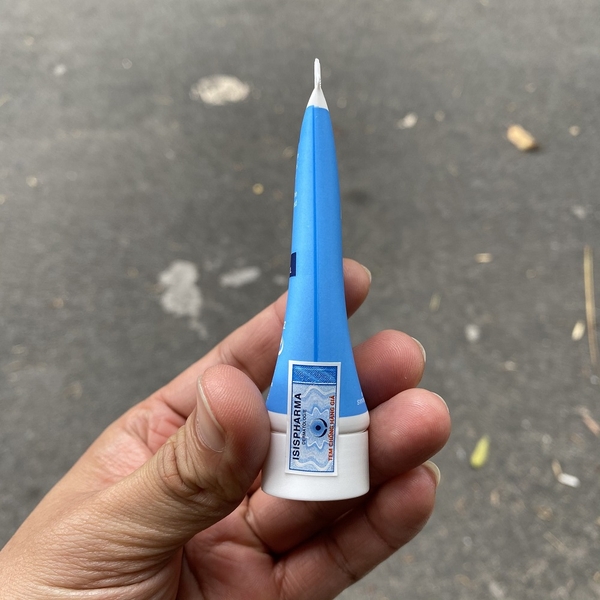 kem hỗ trợ làm mềm  môi, chàm môi, nứt núm đầu ti ISIS Pharma Mother Care 15ml