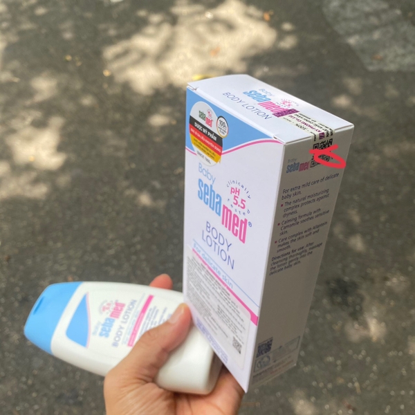 Sữa dưỡng ẩm toàn thân Sebamed pH 5.5 Baby Body Lotion 200ml - cho trẻ sơ sinh và trẻ nhỏ