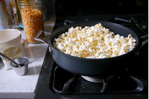 HƯỚNG DẪN LÀM BẮP RANG BƠ ĐƠN GIẢN TẠI NHÀ