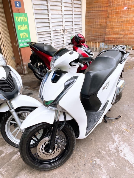 SH 125 CBS TRẮNG 2018 - BKS: 29E2-240.76 xe máy Minh Chiến