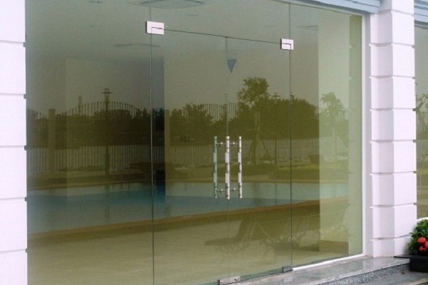 Lắp đặt cửa kính cường lực