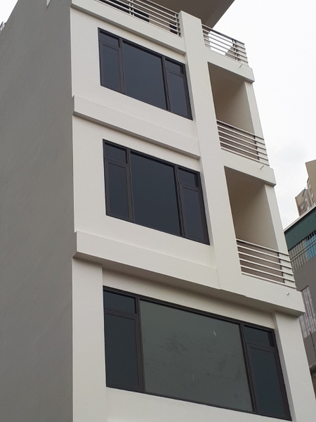 Lắp cửa kính, lan can ban công cho hộ gia đình, chung cư