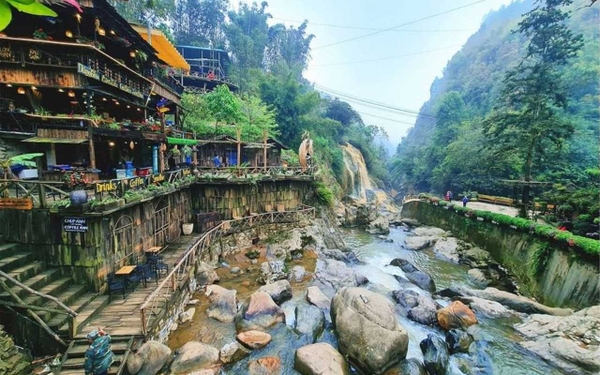 Tour Sapa 2 Ngày 1 Đêm: Bản Cát Cát - Hàm Rồng