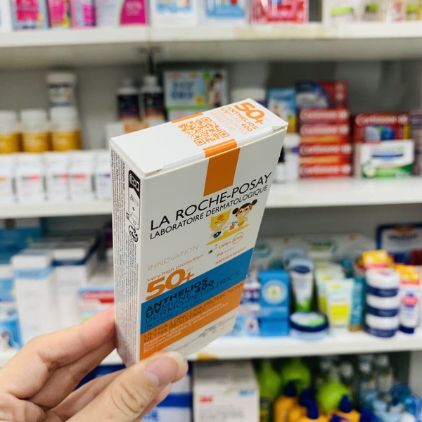 KEM CHỐNG NẮNG CHO BÉ LA ROCHE - POSAY SPF 50 PA