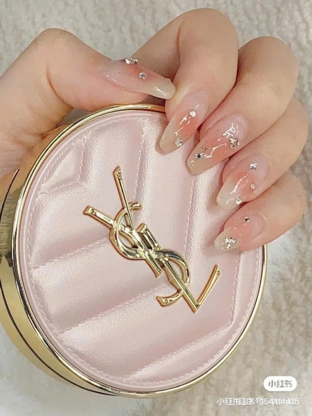 PHẤN NƯỚC YSL TOUCHE ÉCLAT CUSHION SPF 23/PA B20 IVORY 12G TONE TỰ NHIÊN