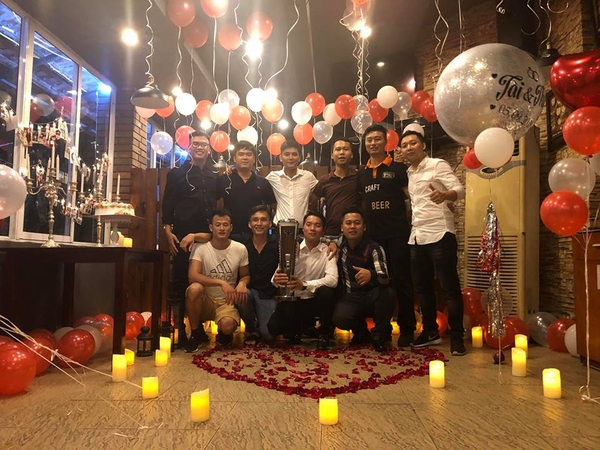Bia Sành Điệu cùng lễ cầu hôn của khách hàng