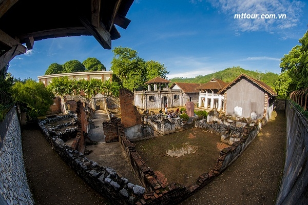 Tour tây bắc: TP Hồ Chí Minh - Mộc Châu - Sơn La - Điện Biên - Sapa