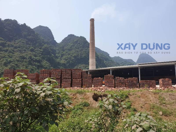 Nghệ An: Lợi dụng chạy thử nghiệm để sản xuất gạch Tuynel bán