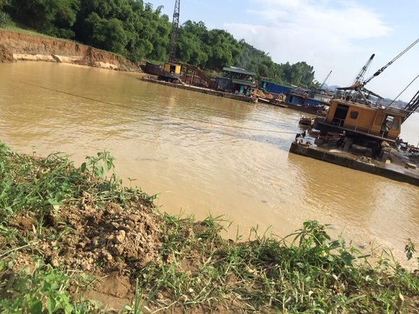 Vĩnh Phúc: Tạm dừng khai thác cát sỏi trên các dòng sông