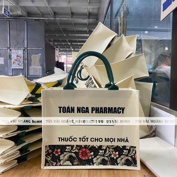 tui-vai-linen-toan-nga-pharmacy