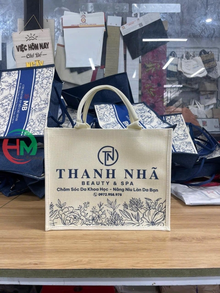 tui-vai-linen-in-logo-thanh-nha-beauty-spa