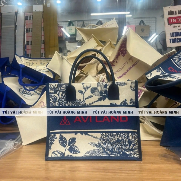 tui-vai-linen-in-logo-avi-land-mau-tui-qua-tang-cao-cap