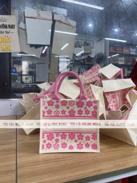 tui-vai-linen-kim-phuong-jewelry-nang-tam-phong-cach-than-thien-moi-truong