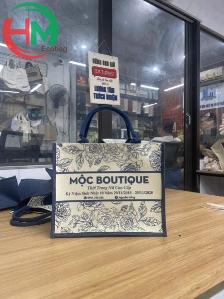 tui-linen-moc-boutique-qua-tang-su-kien-ky-niem-10-nam