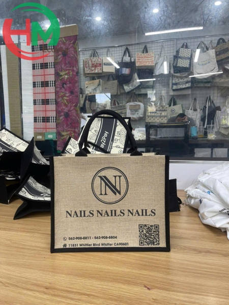 tui-vai-linen-in-logo-nails-nails-nails