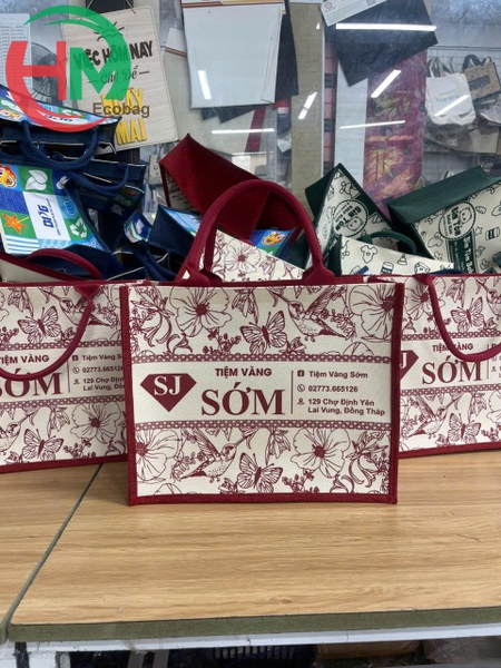 tui-vai-linen-in-logo-tiem-vang-som-giai-phap-bao-bi-sang-trong-nang-tam-thuong-