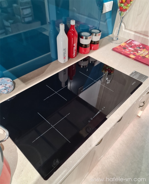 536.01.905 - Bếp Từ 3 Vùng Nấu HC-I773D Hafele